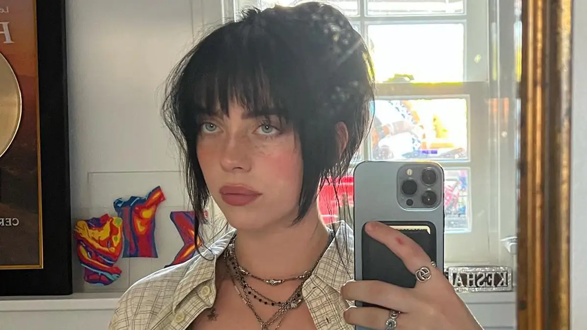 Billie Eilish zeigt ihr Intim-Tattoo