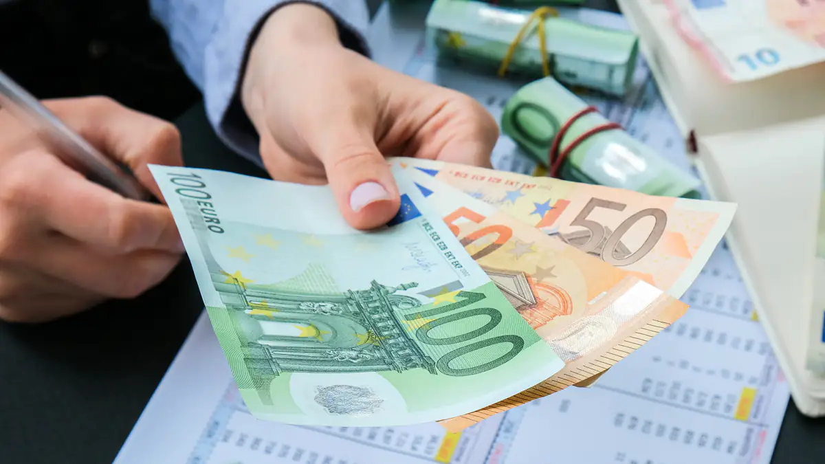 Mit nur einem Häkchen: So gibt es über 700 Euro vom Staat