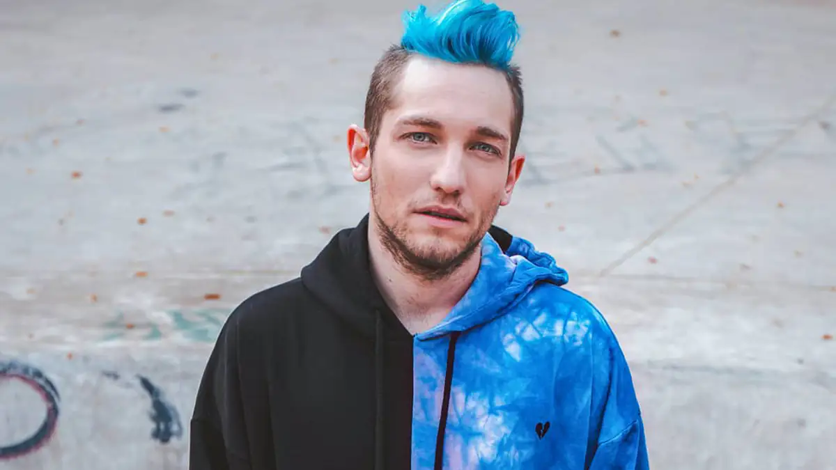 Fans in Sorge: YouTuber Rezo zeigt seine Narben