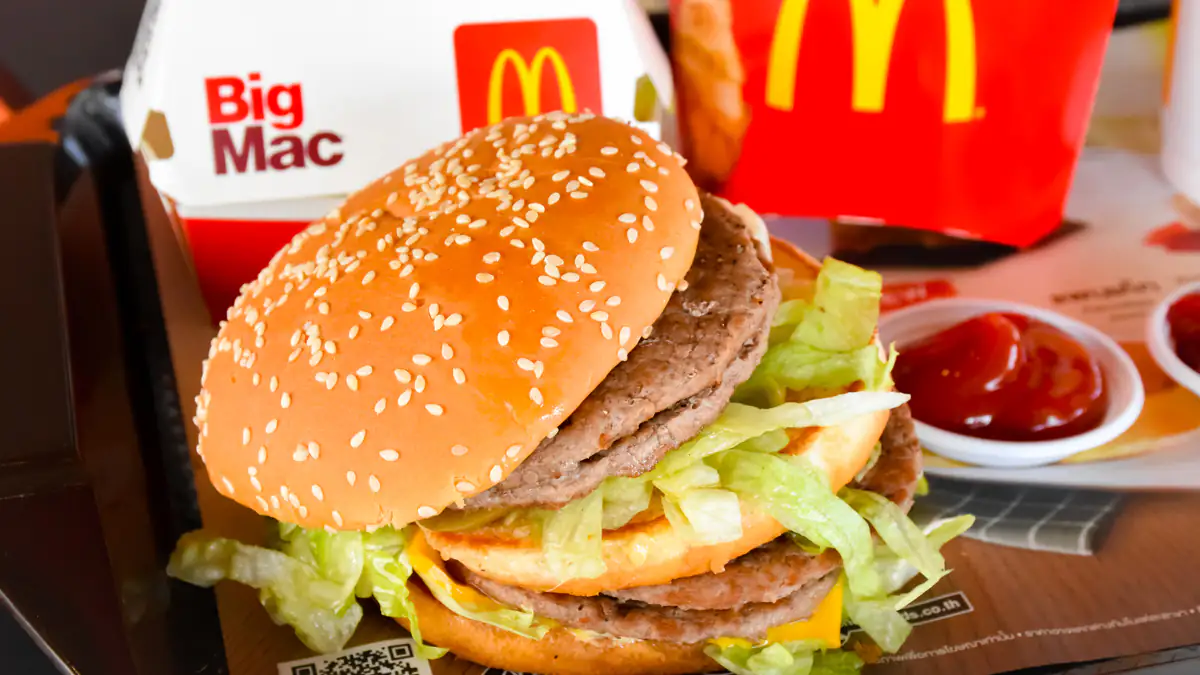 Verrücktes Konzept: McDonald's überrascht Kunden mit noch nie dagewesenem Burger