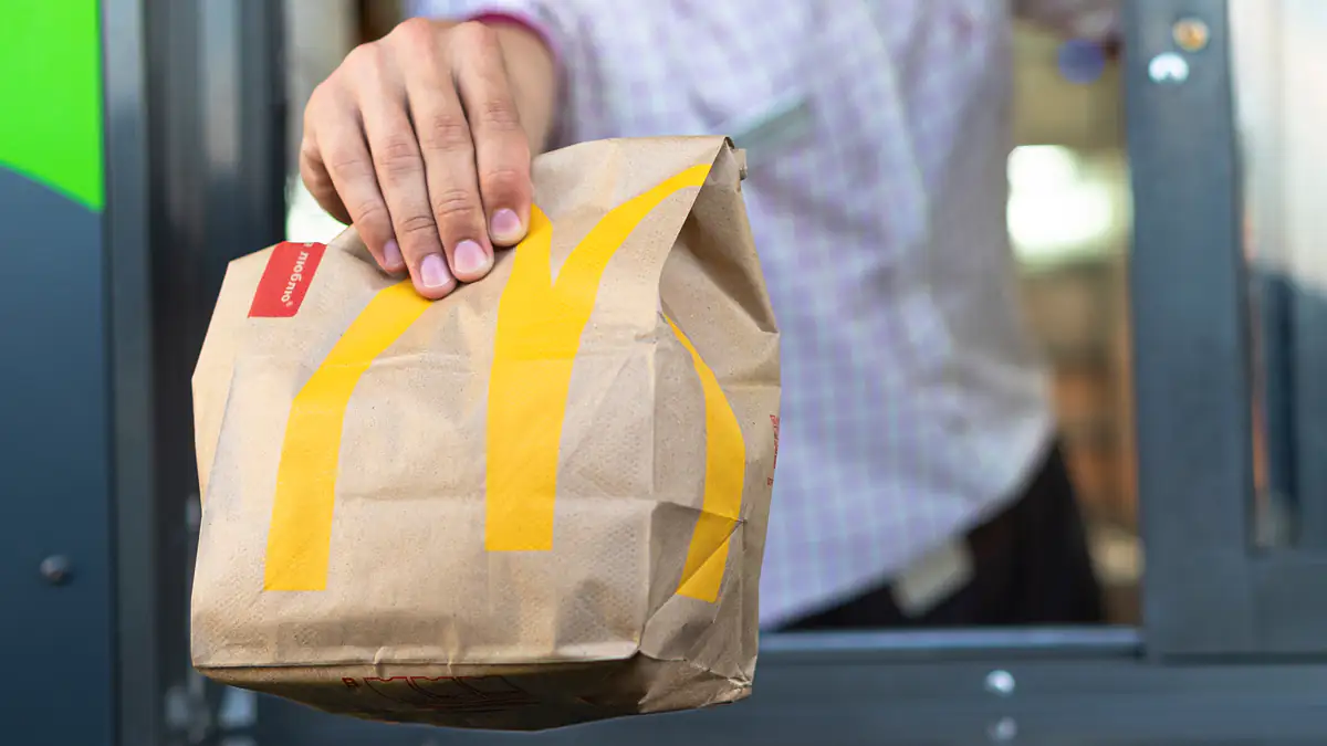McDonald's: So hoch ist das Gehalt beim Fast-Food-Giganten