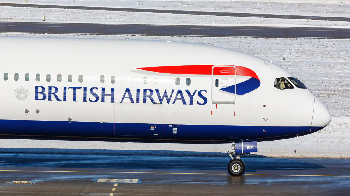 British Airways: Flugbegleiter bricht zusammen und stirbt beim Boarding