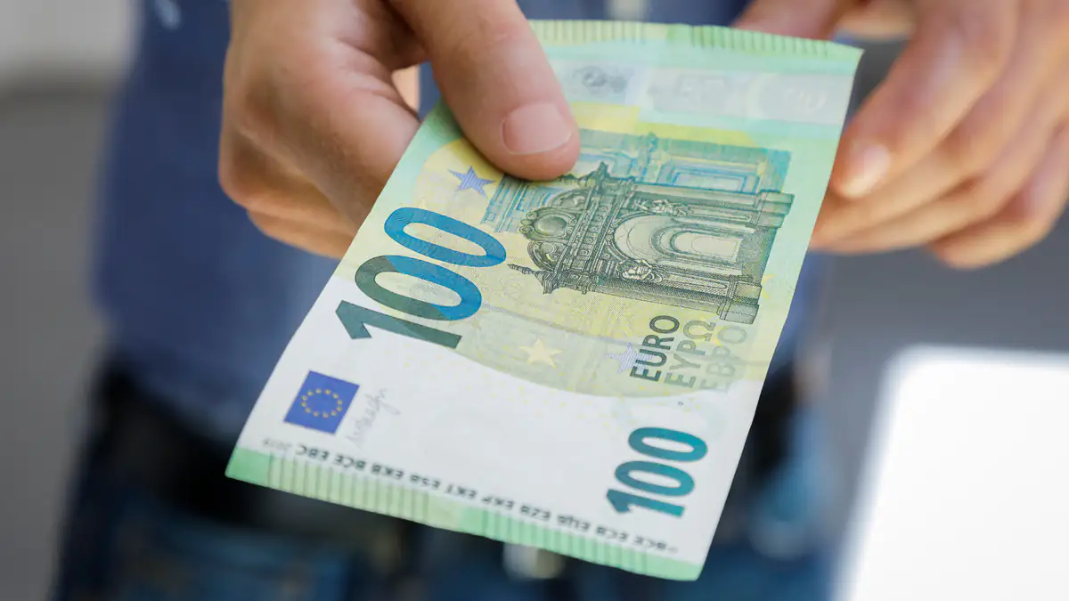 „Geburtstagsgeld“: Tausende Bürger können sich über 100 Euro Zuschuss freuen