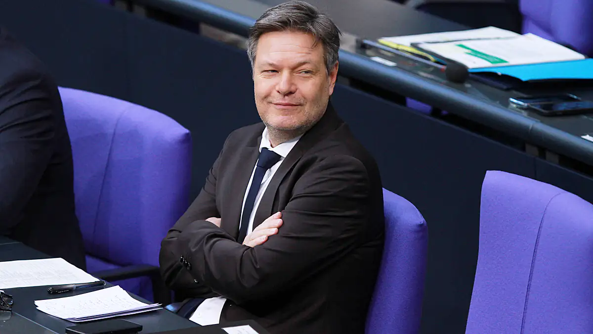 Robert Habeck: So hoch ist das Gehalt des Wirtschaftsministers