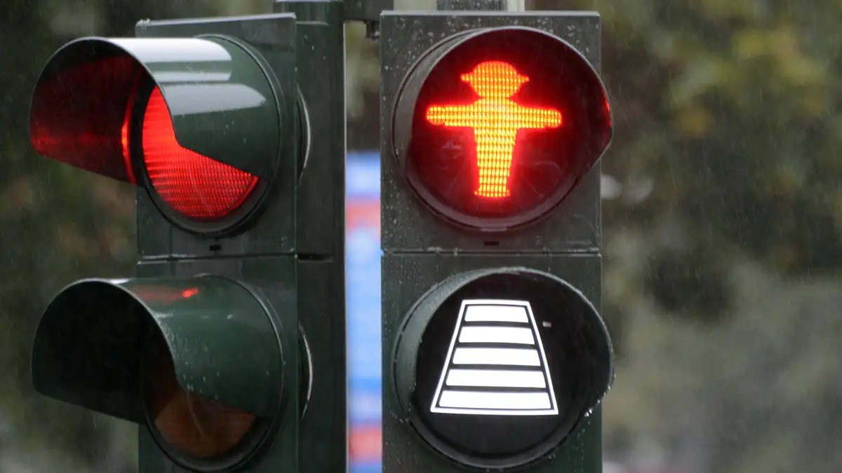 Neue Ampeln: Diese Bedeutung steckt hinter den weißen Balken