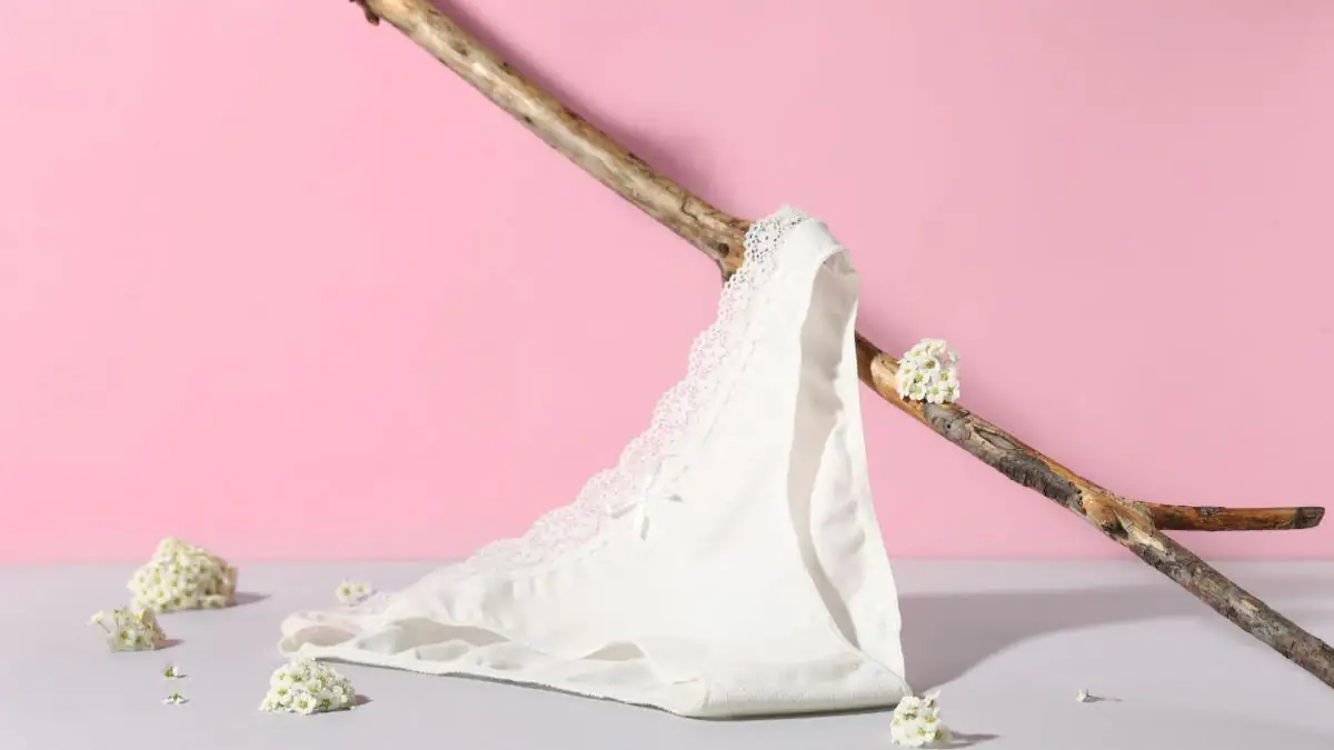 Warum haben Damenslips eine Schleife?