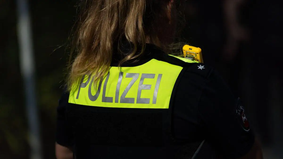 Messerangriff auf Ehemann: Mutter schiebt Tat auf eigene Tochter