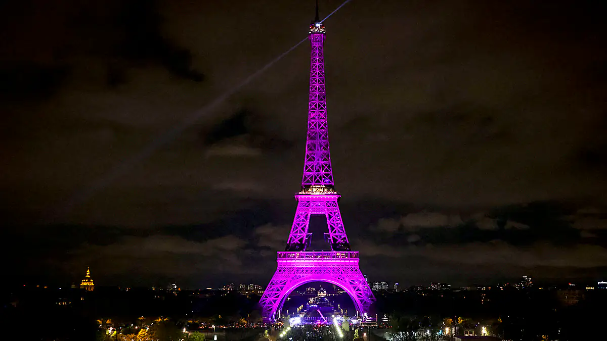 Rosa Oktober: Paris setzt ein besonderes Zeichen gegen Brustkrebs