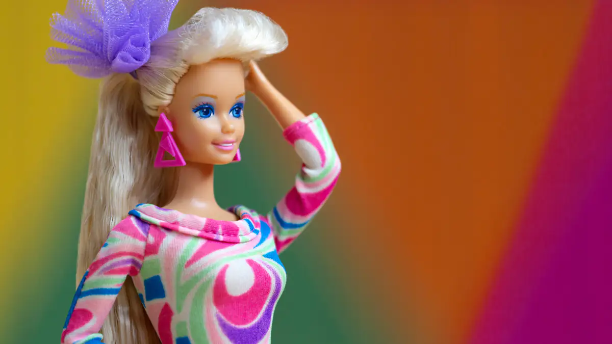 Folgenschweres Versehen: Mattel druckt Porno-Website auf Barbiepuppen