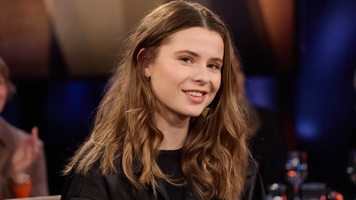 Für das Klima: Luisa Neubauer provoziert mit gewagtem Outfit - „Hot, Hotter, Dead“