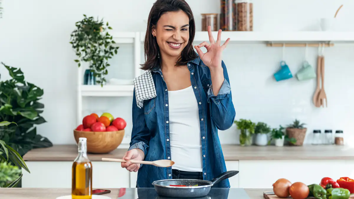 Tradwife-Trend geht viral: TikTok-User wollen 2025 wieder zur Hausfrau werden