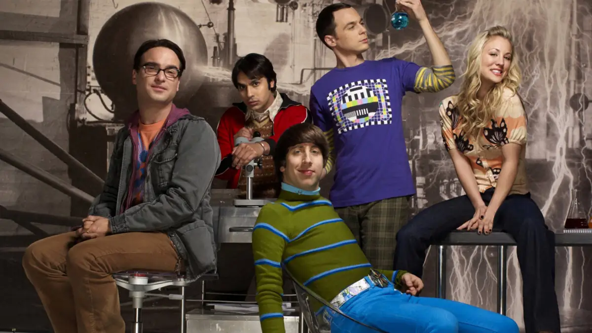 „The Big Bang Theory“: Fans entdecken geheimen Code nach 6 Jahren - was hinter Sheldons T-Shirts steckt