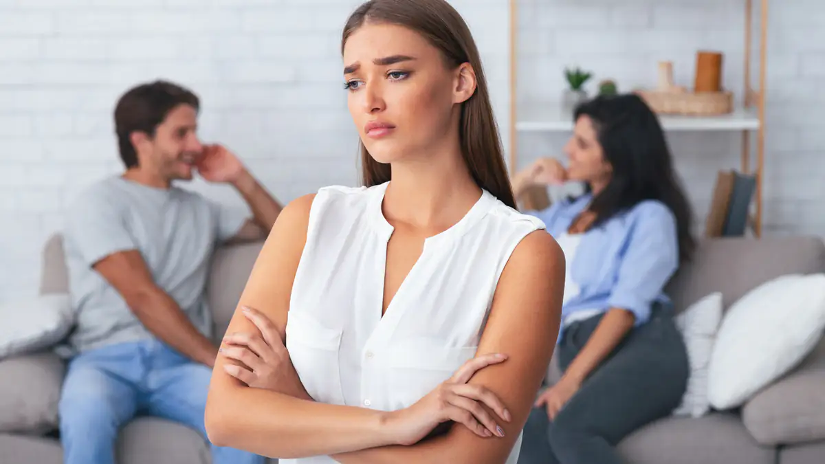 Studie enthüllt: Das sind die schlimmsten Eifersuchts-Trigger in Beziehungen