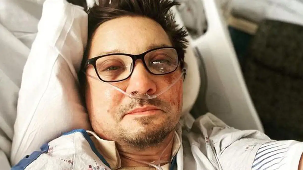 Jeremy Renner berichtet erstmals detailliert von seinem Horror-Unfall – "Ich brach mir über 30 Knochen"