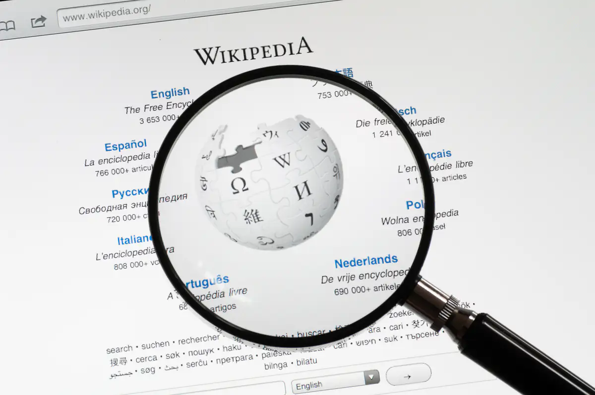 Auch Wikipedia setzt künftig auf KI
