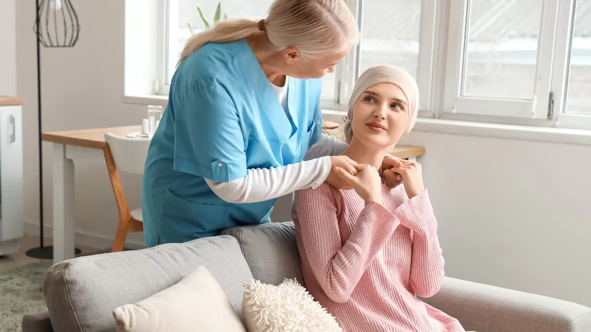 Krebsdiagnose mit 29: Frau warnt - "Geht zum Arzt, wenn Ihr diese Veränderung an Eurem Körper feststellt"