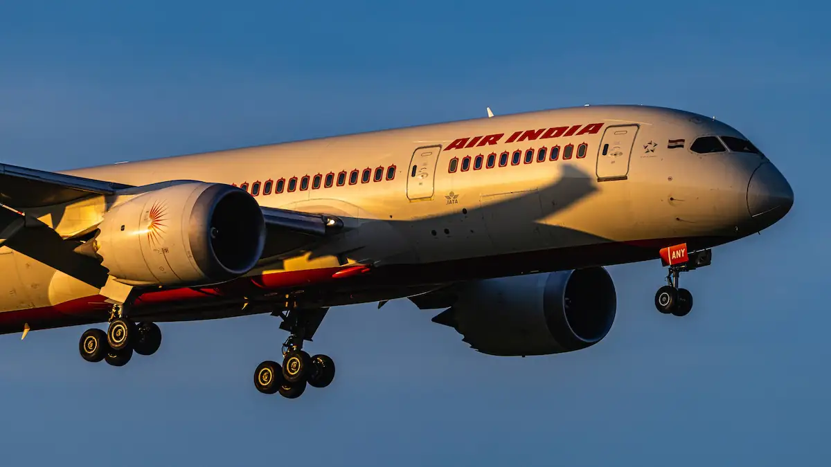 Flugzeug-Absturz mit mehr als 200 Passagieren: Was bisher über das Unglück bekannt ist