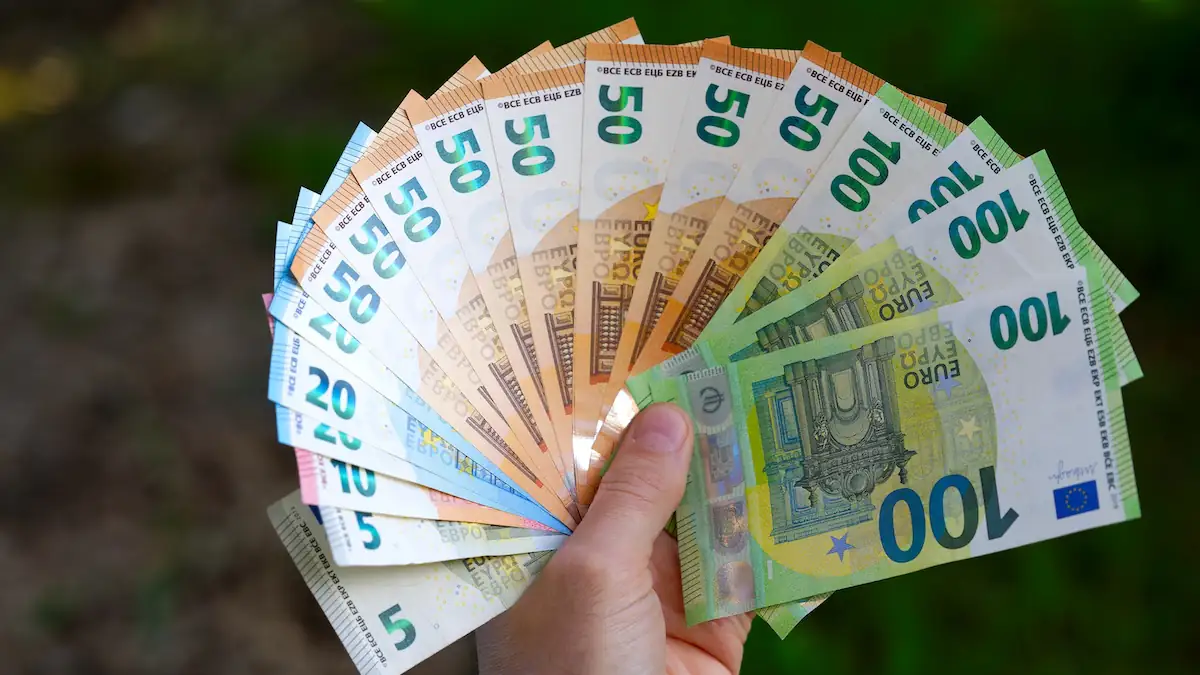 Deutlicher Gehaltssprung: Eine Berufsgruppe bekommt 1200 Euro mehr