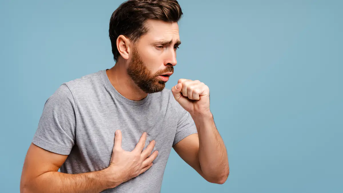 „Stratus“: Mediziner warnen vor neuer Corona-Variante – das sind die Symptome