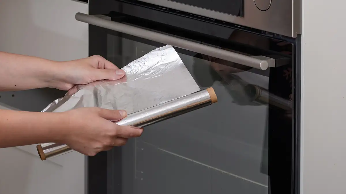 Kaum jemand weiß es: Darum hat Alufolie zwei verschiedene Seiten