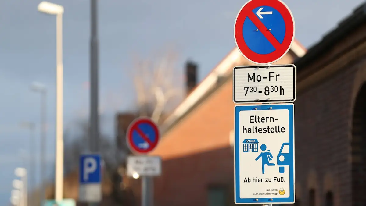 Elterntaxis: Parken vor Schulen sorgt immer wieder für Ärger – ADAC gibt wichtigen Rat