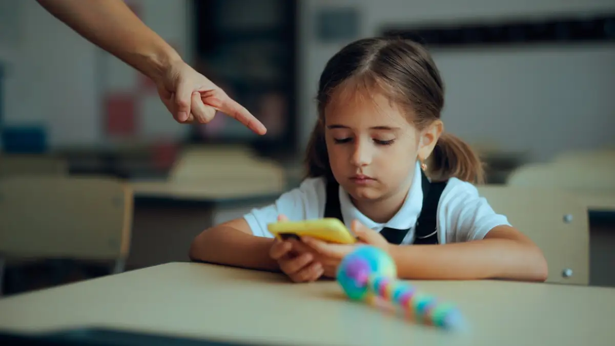 Handy-Verbot an Schulen: Bundesländer verschärfen Regelungen zum Schulstart massiv