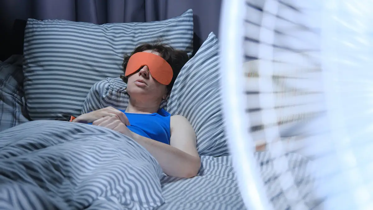 Viele machen es falsch: Warum man nachts nicht mit eingeschaltetem Ventilator schlafen sollte