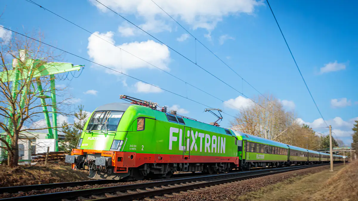 Doppelte Kosten drohen: Reisende sollten neue Gepäck-Regel bei FlixTrain kennen