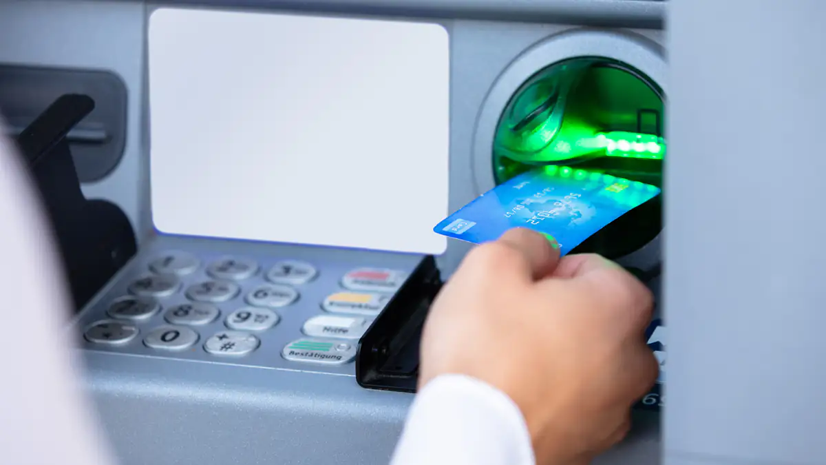„Skimming“: Experten warnen vor Betrug am Geldautomaten - "Konten werden leergeräumt"