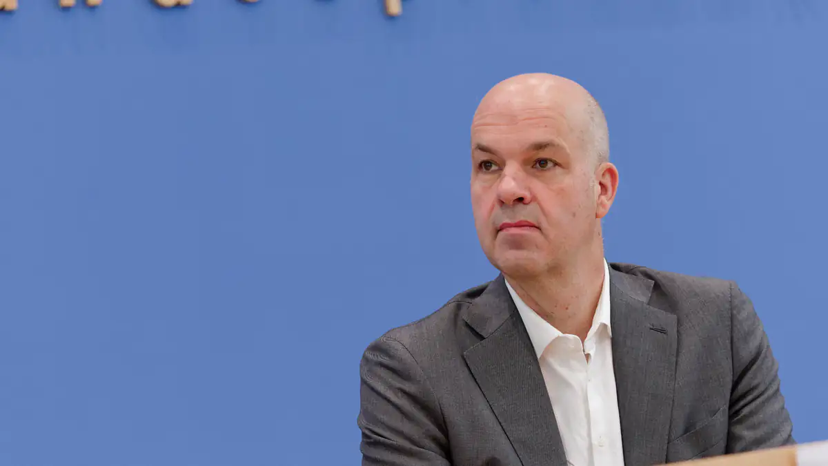 Soziales Pflichtjahr für Rentner gefordert: Ökonom entfacht Diskussion