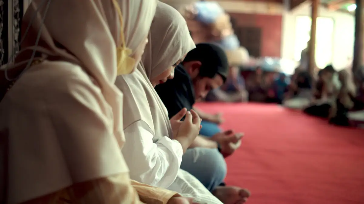 Mehr Feiertage für Muslime? Debatte in Schleswig-Holstein sorgt für Wirbel