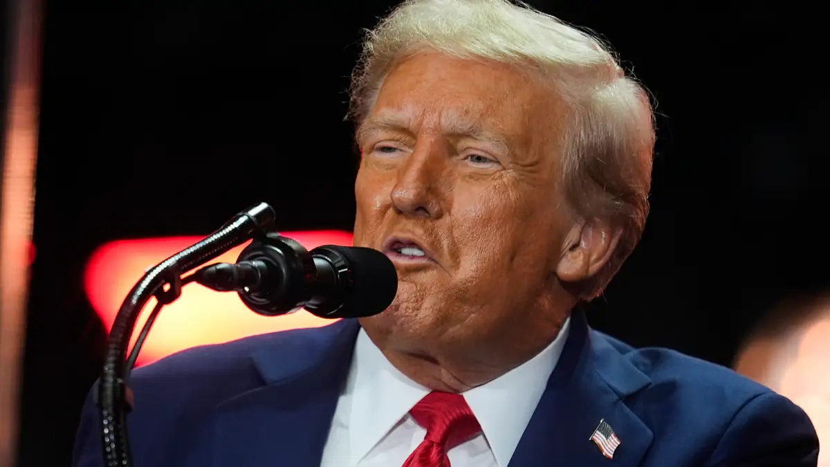 Lippenleserin enthüllt: Das sagte Donald Trump wirklich zu Elon Musk auf Kirks Trauerfeier