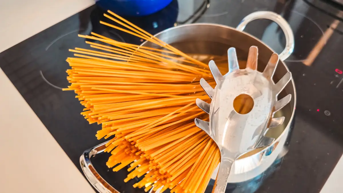 Warum hat der Spaghetti-Löffel eigentlich ein Loch in der Mitte?