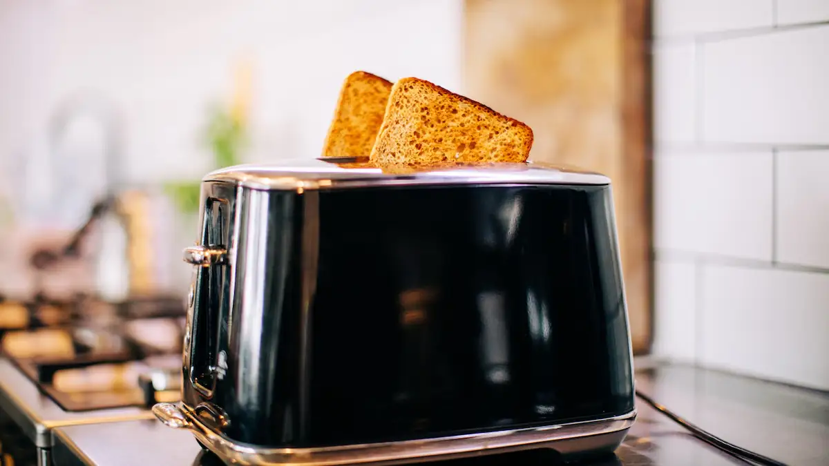 Nutzer entdeckt „Geheimfach“ im Toaster – „Hatte 30 Jahre lang keine Ahnung“