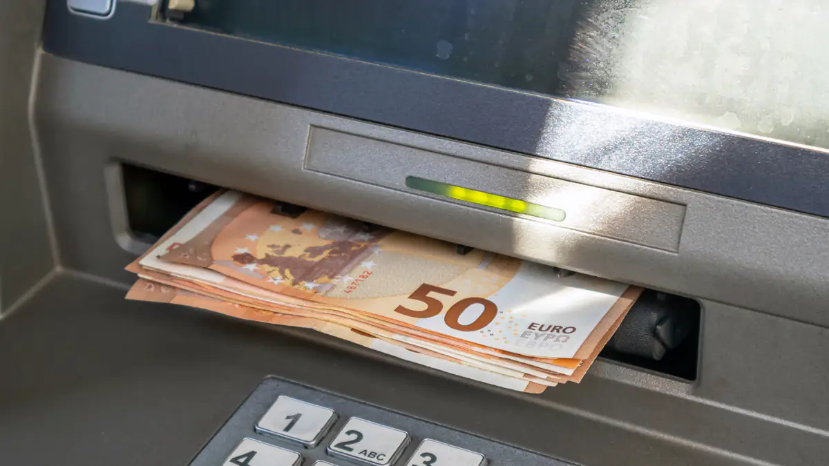 Zu viel Geld auf dem Bankkonto? Experten raten von bestimmter Summe ab