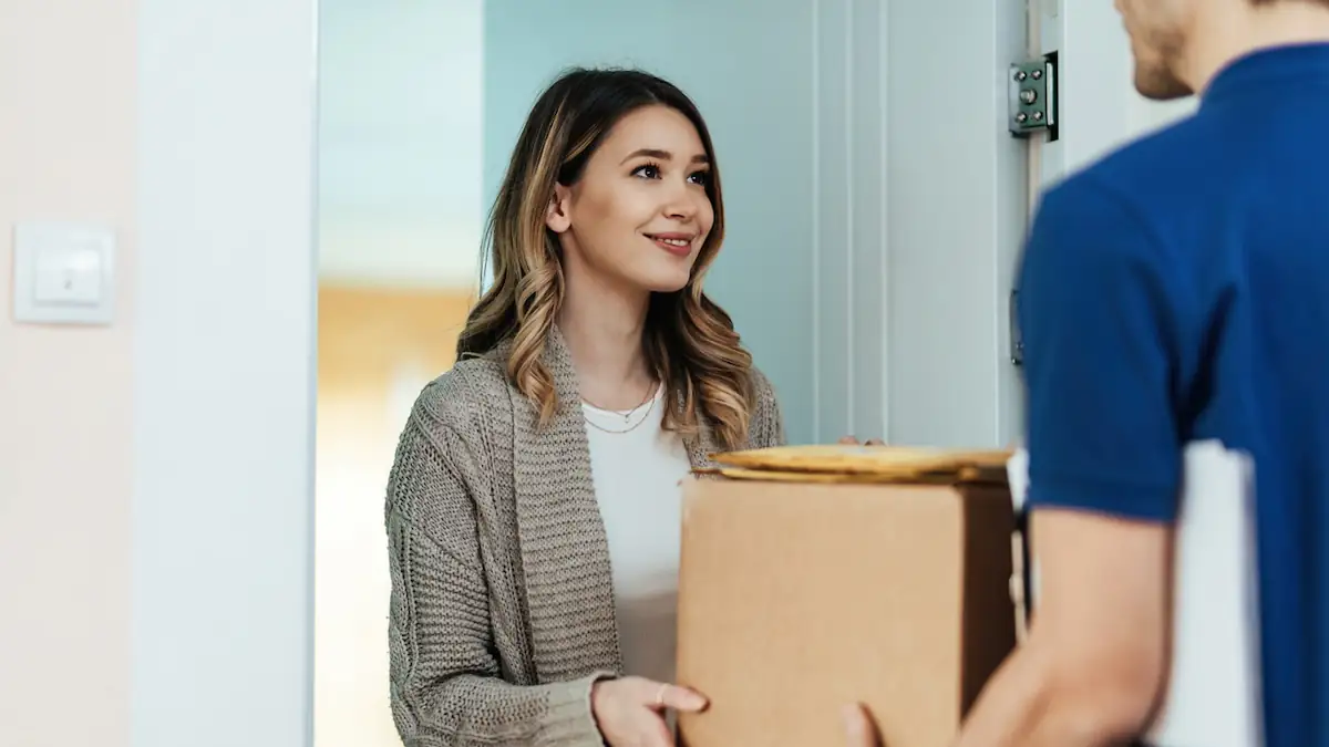 Polizei warnt: Deshalb sollte man keine Pakete für Nachbarn annehmen