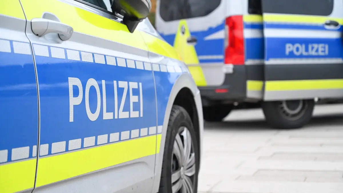 Er war mit nur drei Reifen unterwegs: Polizei stoppt Autofahrer