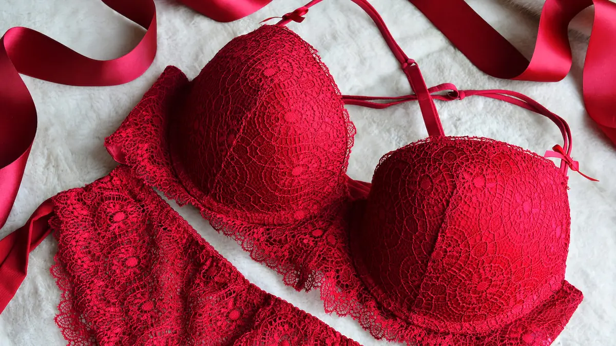 Rote Unterwäsche an Silvester: Was steckt hinter dem Brauch?