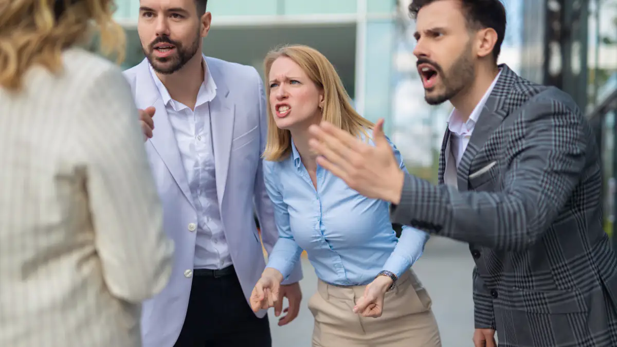 Gaslighting am Arbeitsplatz: An diesem Verhalten erkennt man die Manipulation