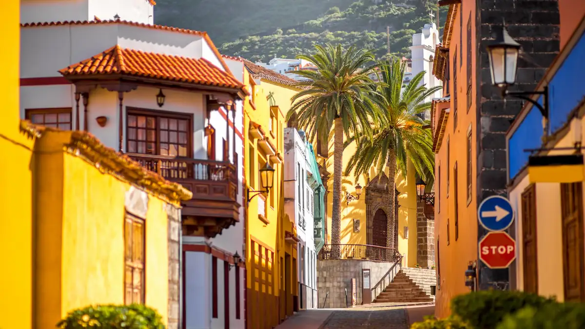 Verkehrschaos, stinkendes Abwasser, hohe Preise: Beliebtes Urlaubsziel landet auf „No-List“ 2026