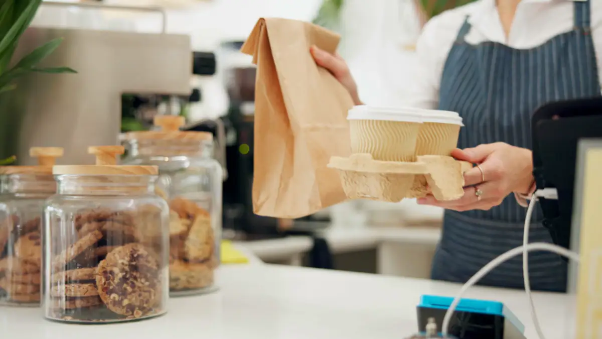 Diskussion entfacht: Bäckerei soll Salat umbenennen – „Diskriminierung“