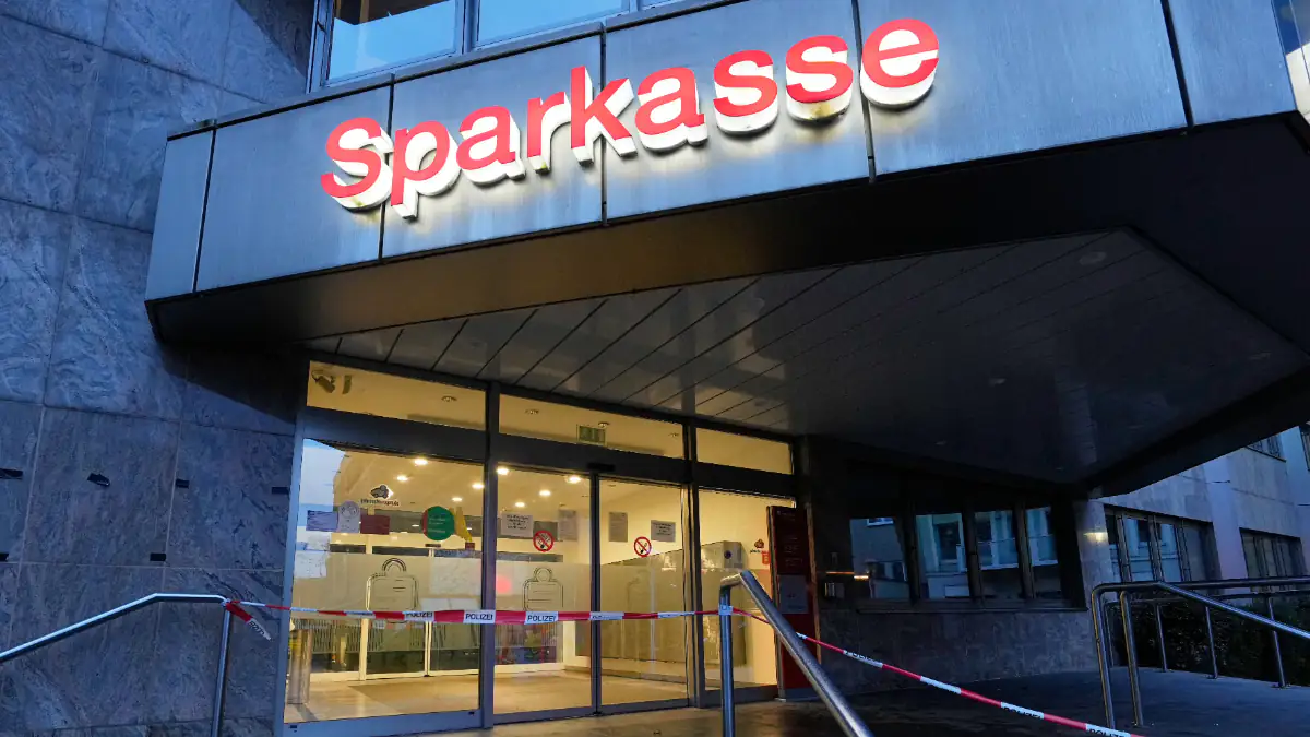 Nach Sparkassen-Raub: Anwalt warnt vor Schließfach-Fehler zahlreicher Bankkunden