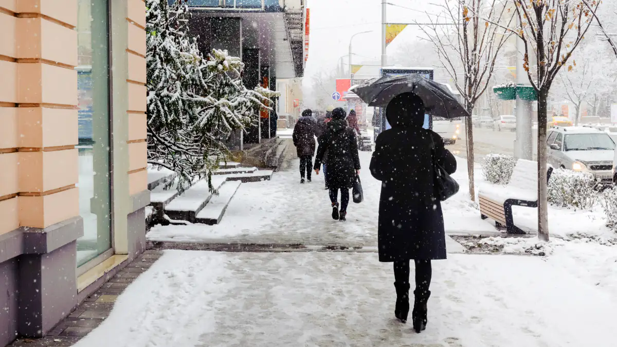 „Lebensgefährlich“: Wetter-Experten warnen vor Eisregen und Schneesturm in Deutschland