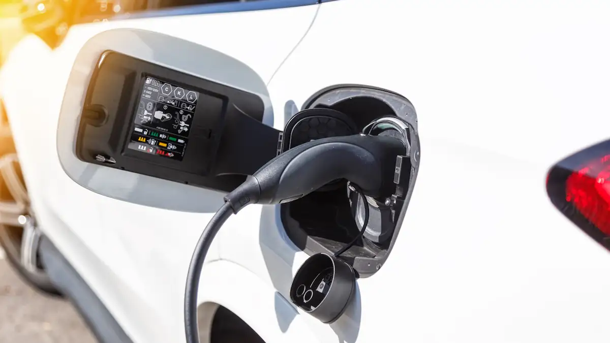 „Etikettenschwindel“ löst heftige Kritik an Hybrid-Modellen aus: Verbrauch wohl viel höher als angegeben