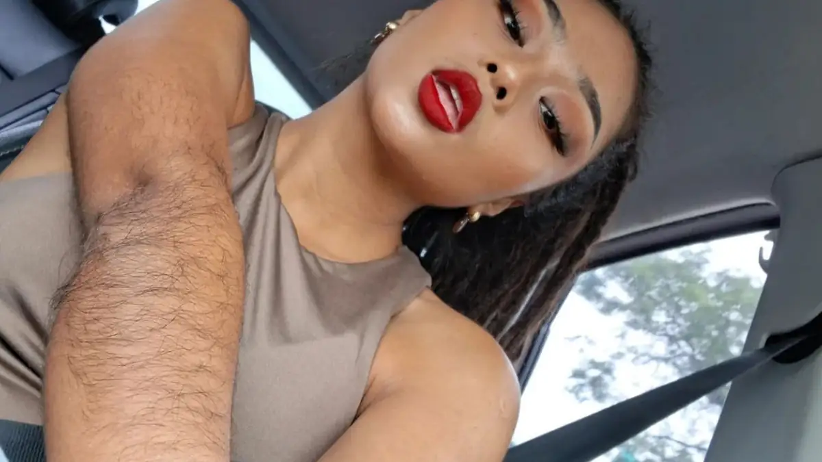 Wegen Körperbehaarung: 27-Jährige wird angefeindet – jetzt setzt sie sich gegen Cybermobbing ein