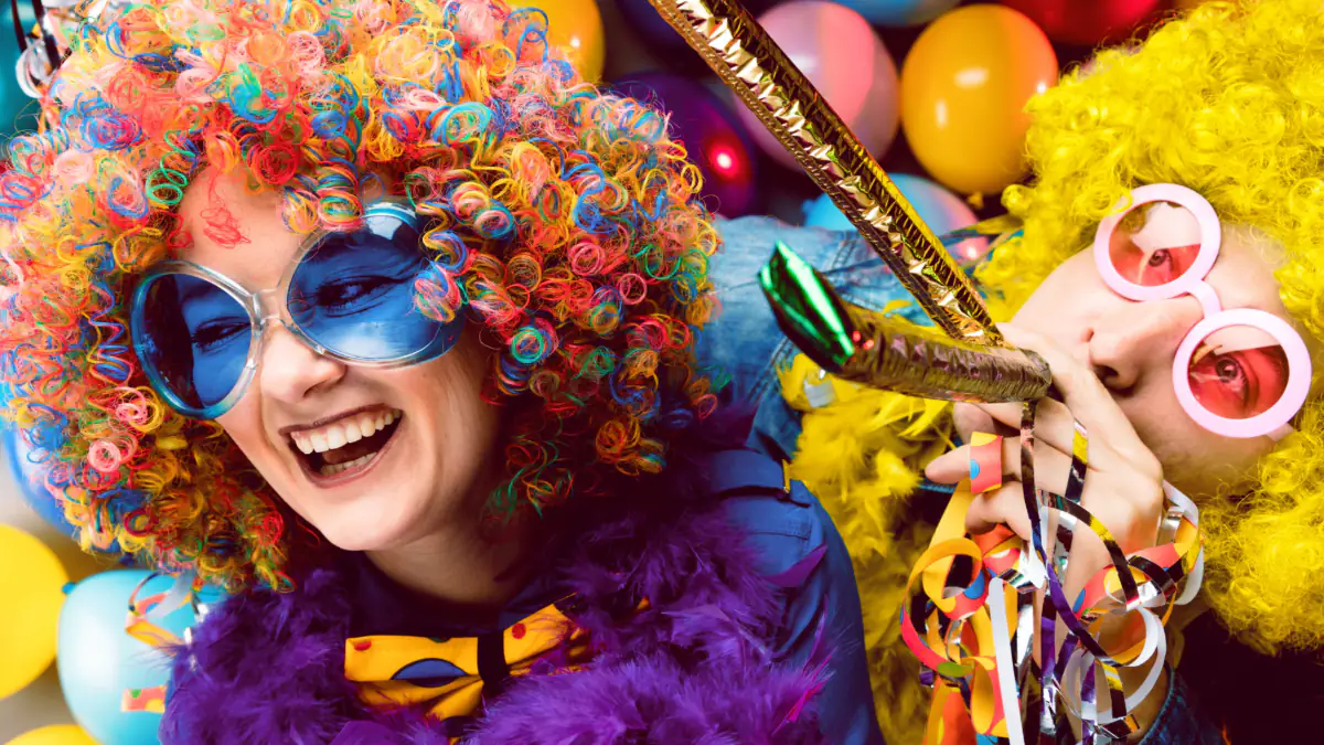 Verbotene Accessoires zu Karneval: In diesen Fällen drohen bis zu 10.000 Euro Bußgeld