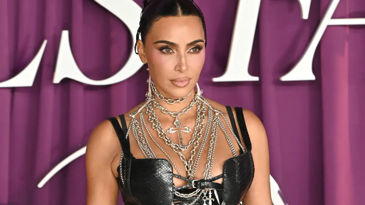 Liebes-Outing von Kim Kardashian und Lewis Hamilton? Lippenleserin entschlüsselt Gespräch beim Super Bowl