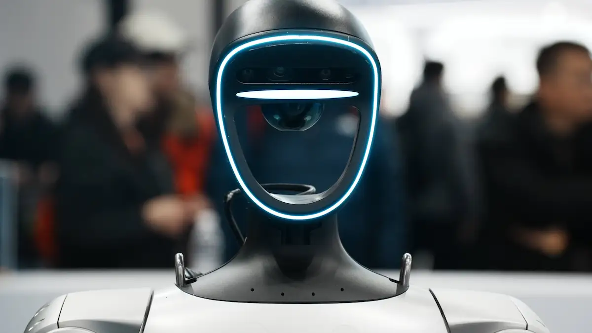 Ungewöhnlicher Polizeieinsatz: Roboter erschreckt 70-Jährige und wird „verhaftet“