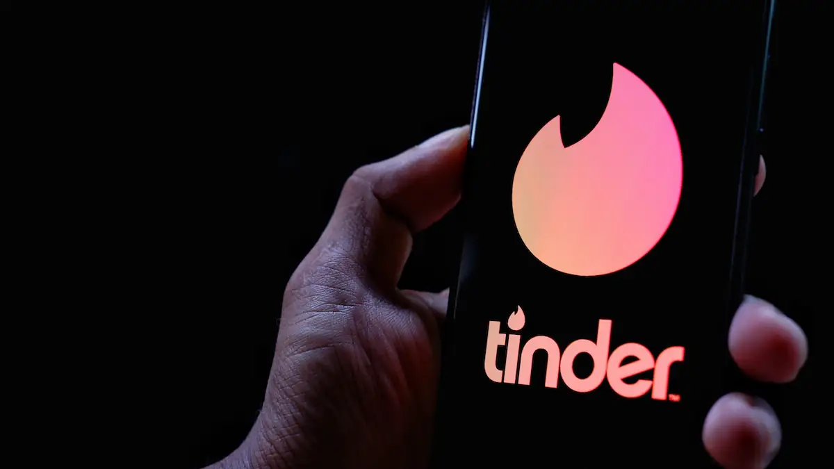 „Wie in Black Mirror“: Neue Tinder-Funktion geht Nutzern viel zu weit