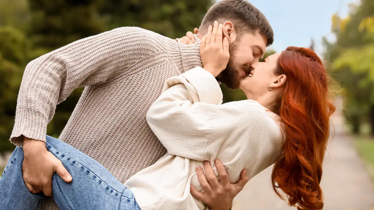 Ist „Monkey-Branching“ schon Fremdgehen? Singles streiten über neues Phänomen